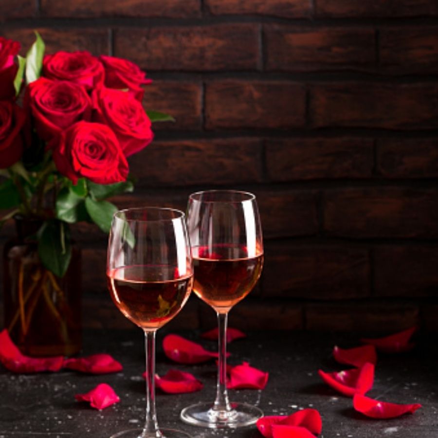 Hoa Hồng và Rượu Vang